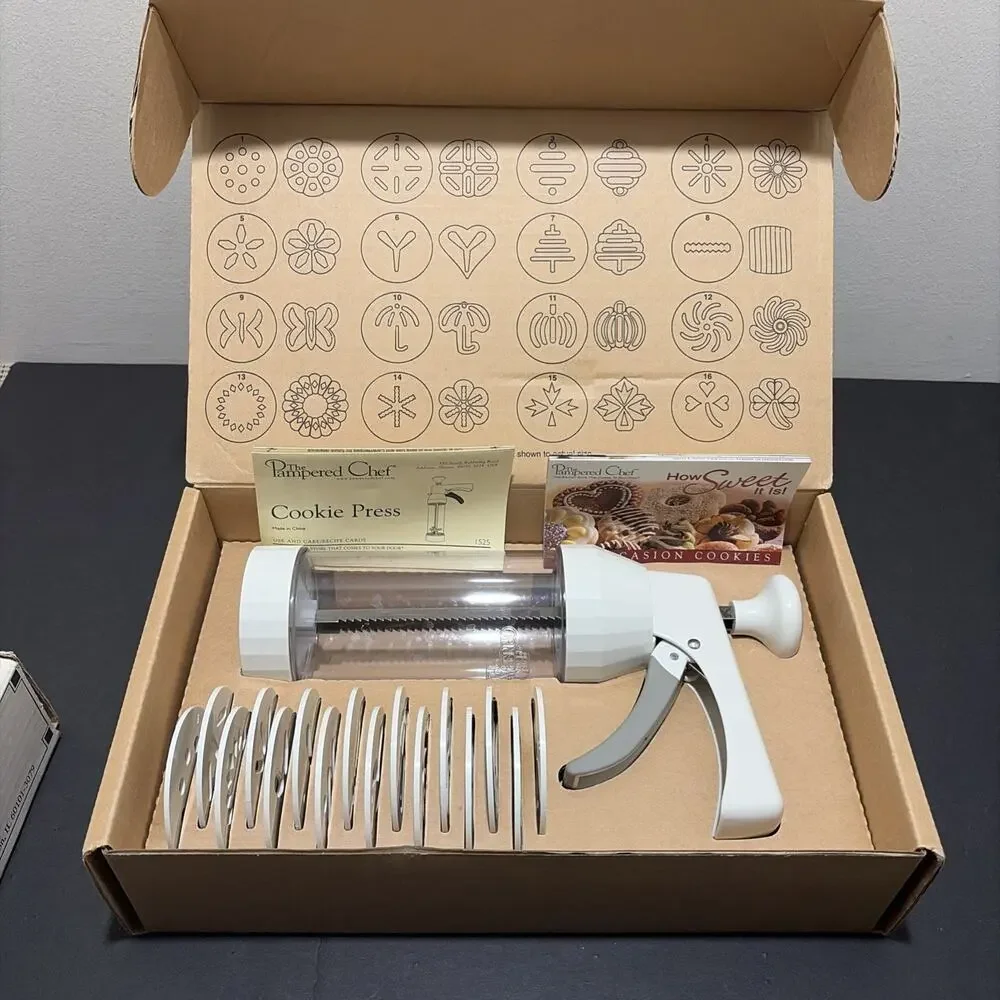 Pampered Chef Cookie Press 16 Discs Complete Set in Box #1525 NEW